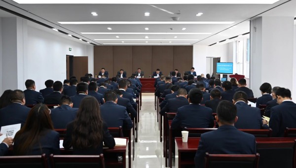 10月14日，交科公司召開2023年安委會（擴(kuò)大）會議暨項目綜合檢查通報會。會議傳達(dá)學(xué)習(xí)了2023年甘肅省第四次安委會擴(kuò)大會議精神等內(nèi)容，對公司上階段安全生產(chǎn)工作進(jìn)行了全面總結(jié)，對下階段安全生產(chǎn)工作進(jìn)